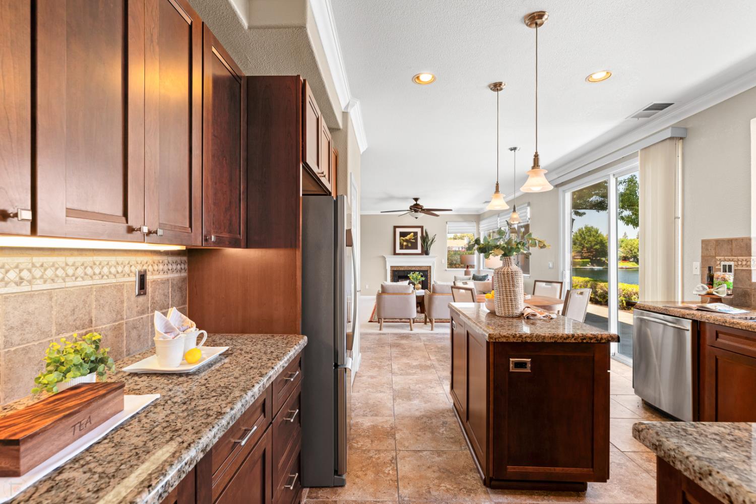 Detail Gallery Image 17 of 70 For 4231 Pinehurst Cir, Stockton,  CA 95219 - 4 Beds | 3 Baths