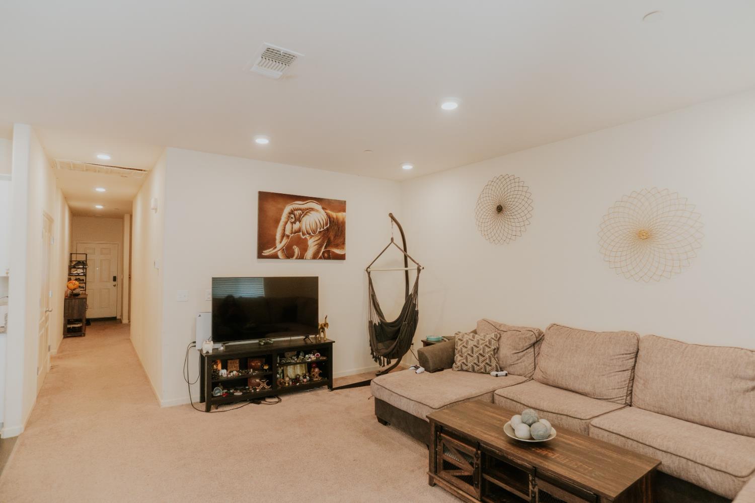 Detail Gallery Image 4 of 34 For 635 Pegasus Dr, Merced,  CA 95348 - 4 Beds | 2 Baths