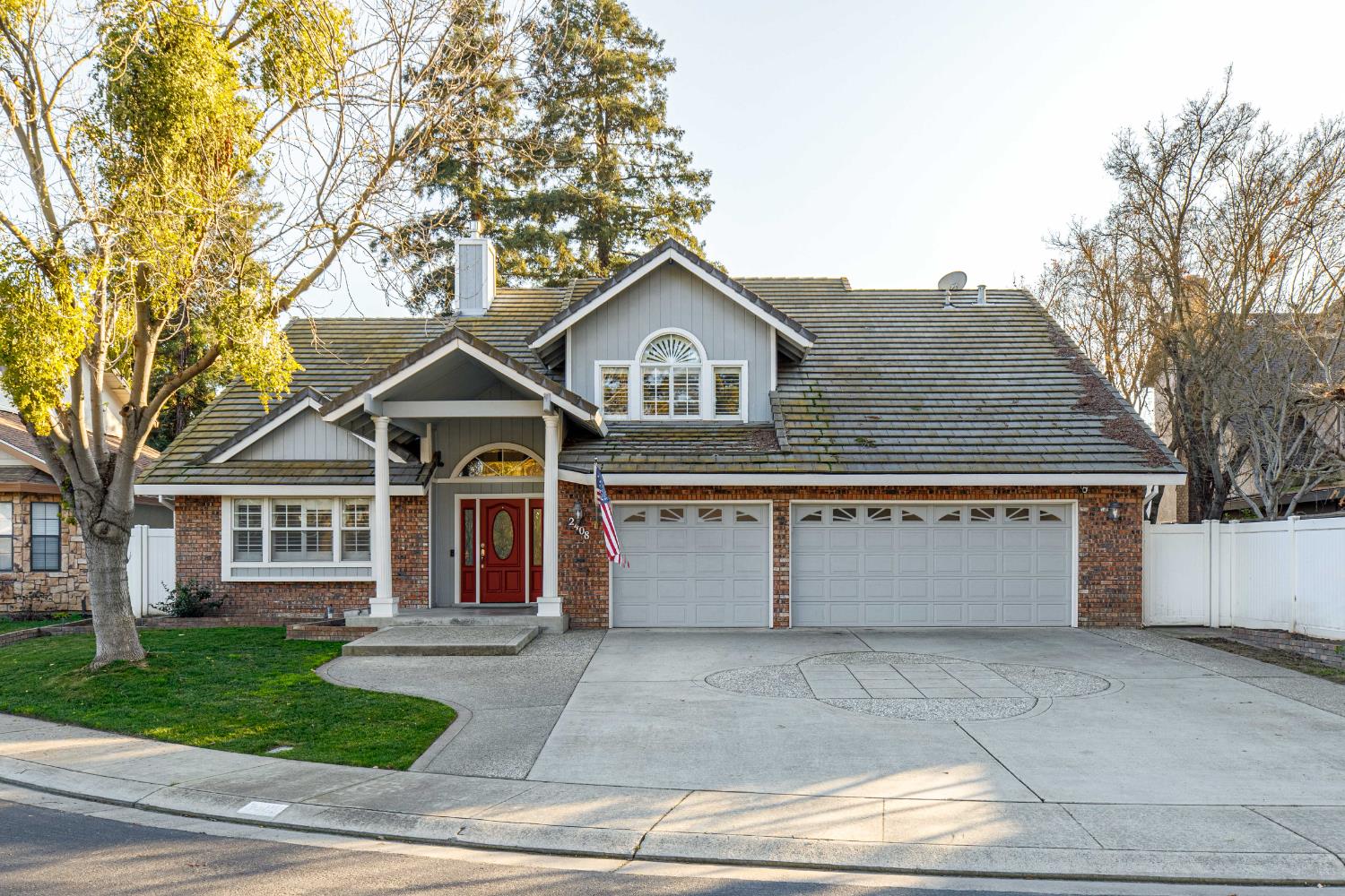 Detail Gallery Image 1 of 28 For 2408 Van Valin Pl, Modesto,  CA 95356 - 5 Beds | 2/1 Baths