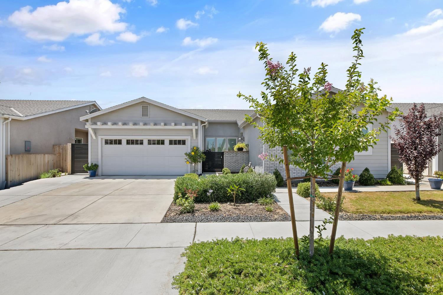 Detail Gallery Image 1 of 59 For 1938 N Frontier St, Hanford,  CA 93230 - 4 Beds | 3 Baths