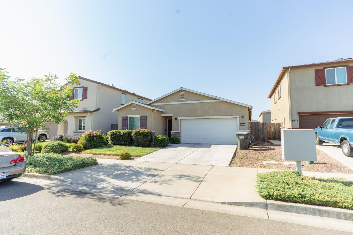 Detail Gallery Image 2 of 34 For 635 Pegasus Dr, Merced,  CA 95348 - 4 Beds | 2 Baths