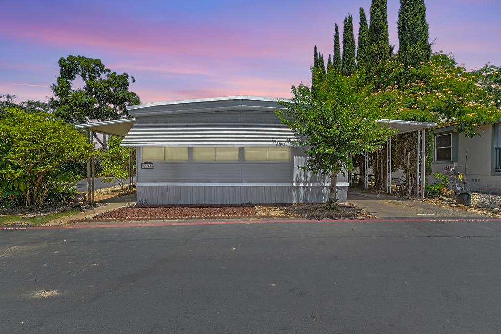 Detail Gallery Image 1 of 39 For 4121 Chesapeake Ln, North Highlands,  CA 95660 - 2 Beds | 2 Baths