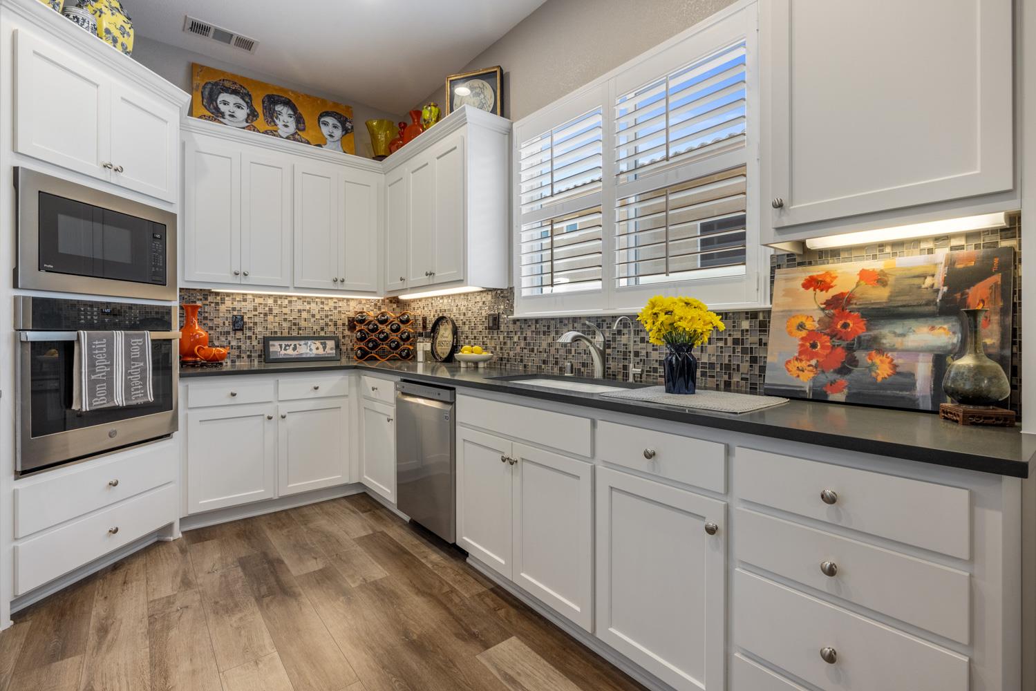 Detail Gallery Image 15 of 38 For 355 via Ziroli, Oakdale,  CA 95361 - 2 Beds | 2/1 Baths