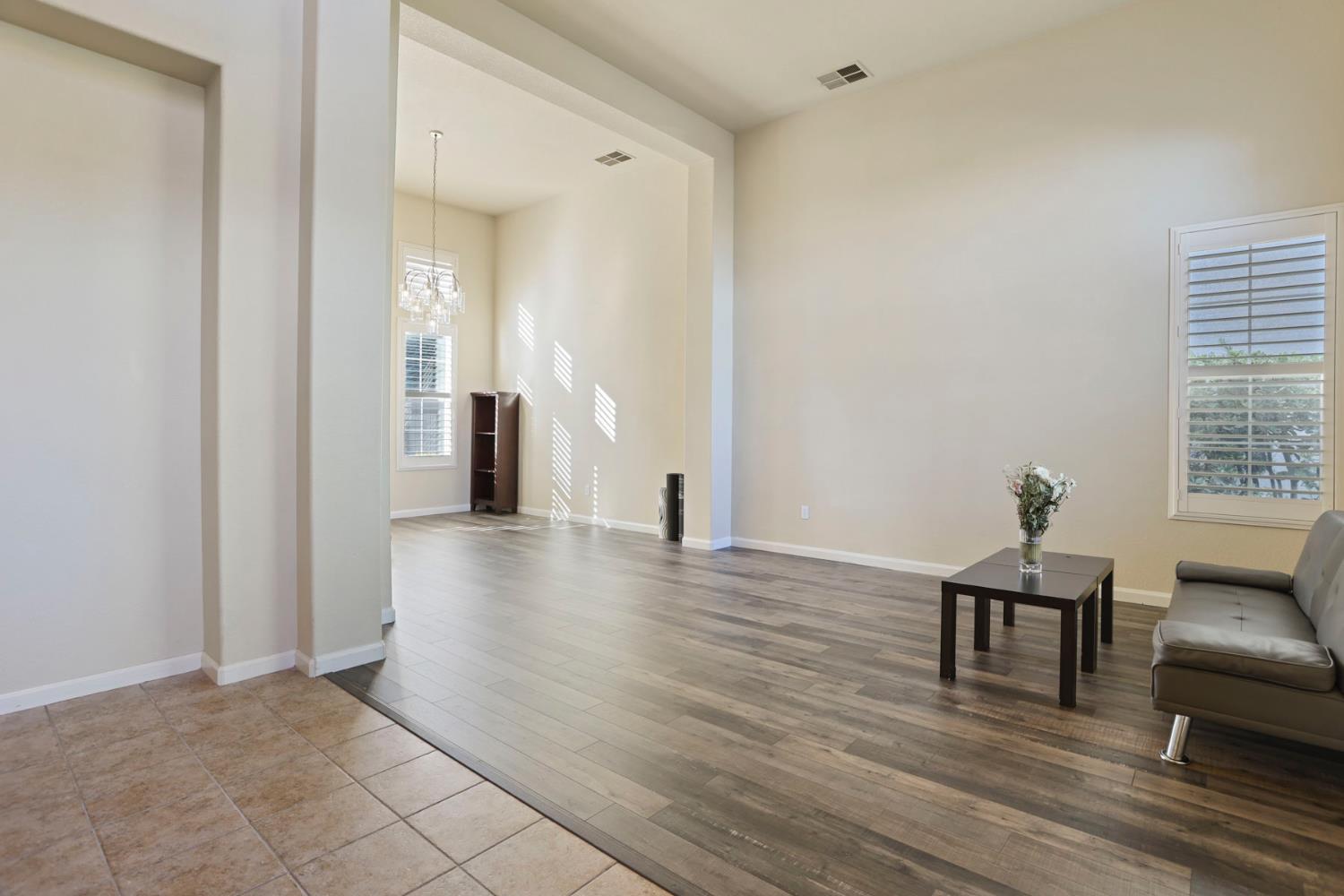Detail Gallery Image 14 of 60 For 4240 Pinehurst Cir, Stockton,  CA 95219 - 4 Beds | 3 Baths
