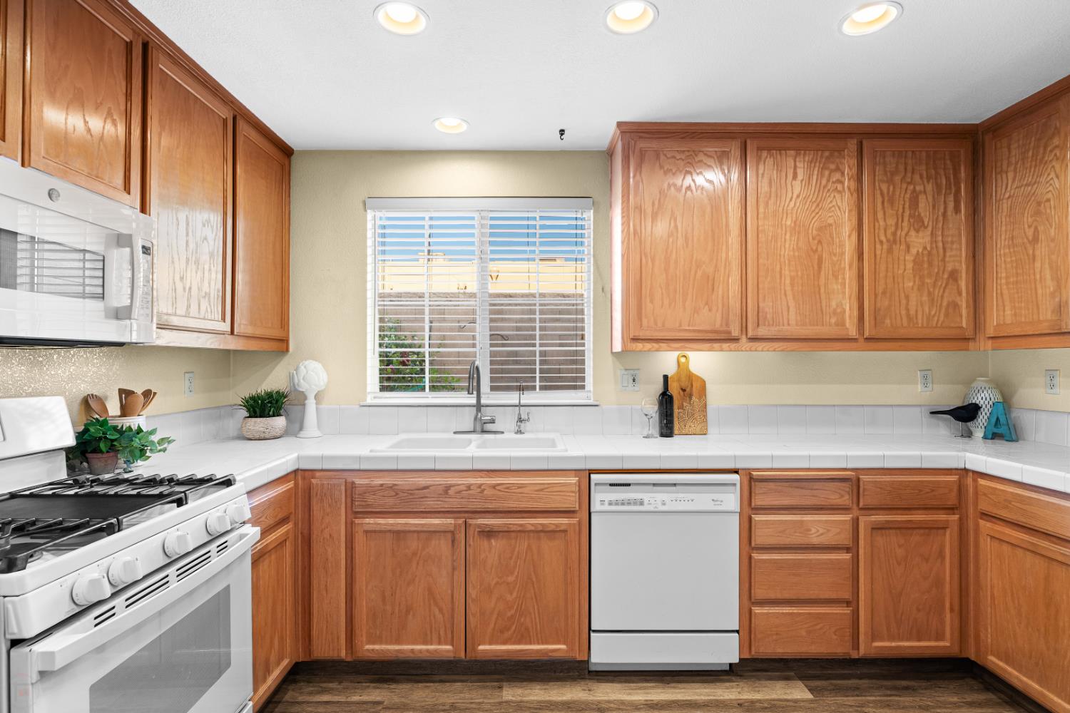 Detail Gallery Image 14 of 41 For 741 Greenford Ct, Tracy,  CA 95376 - 3 Beds | 2/1 Baths