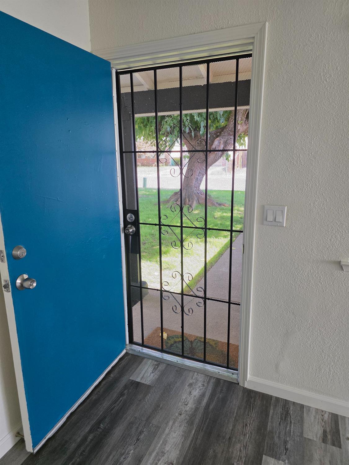 Detail Gallery Image 5 of 39 For 8173 Lauralyn Way, Citrus Heights,  CA 95610 - 3 Beds | 1 Baths