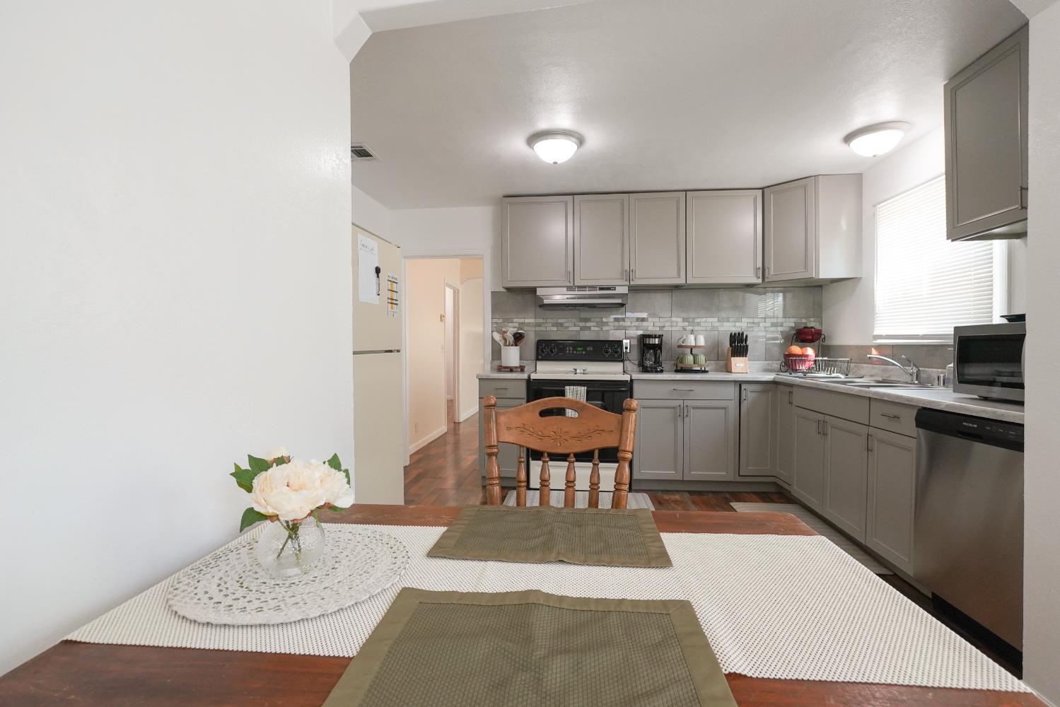 Detail Gallery Image 7 of 23 For 1590 1st St, Atwater,  CA 95301 - 2 Beds | 1 Baths