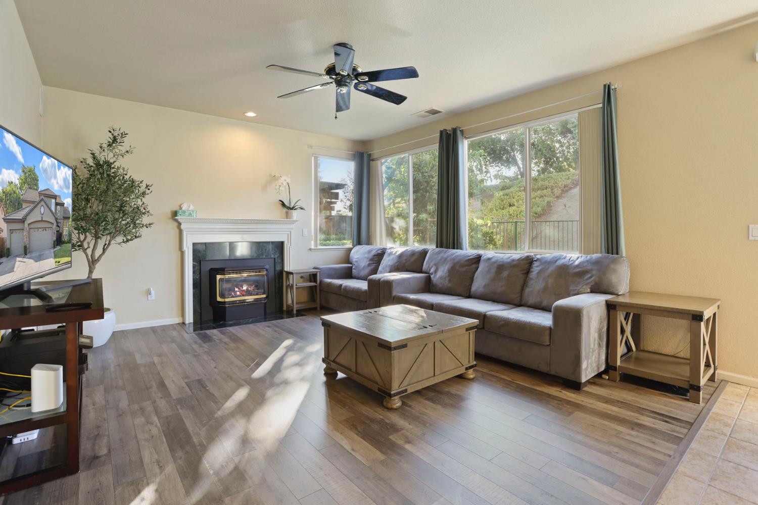 Detail Gallery Image 25 of 60 For 4240 Pinehurst Cir, Stockton,  CA 95219 - 4 Beds | 3 Baths
