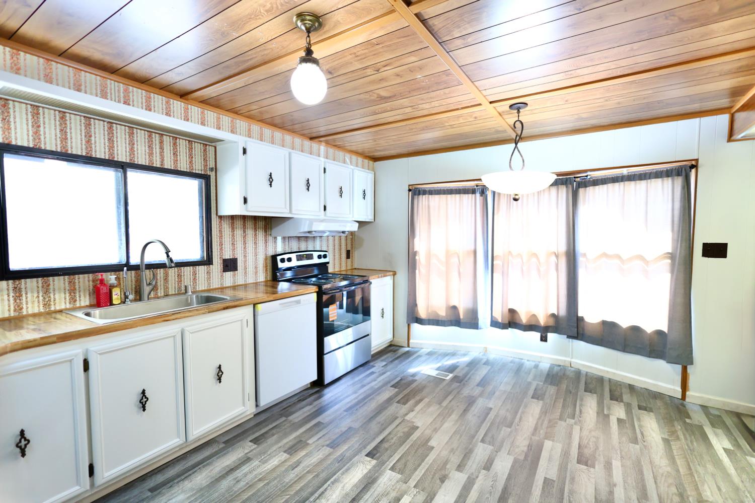 Detail Gallery Image 13 of 24 For 3950 Mack Rd 140, Sacramento,  CA 95823 - 2 Beds | 1/1 Baths
