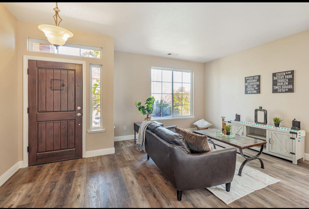 Detail Gallery Image 6 of 20 For 772 Wynyard Cir, Manteca,  CA 95337 - 4 Beds | 3 Baths