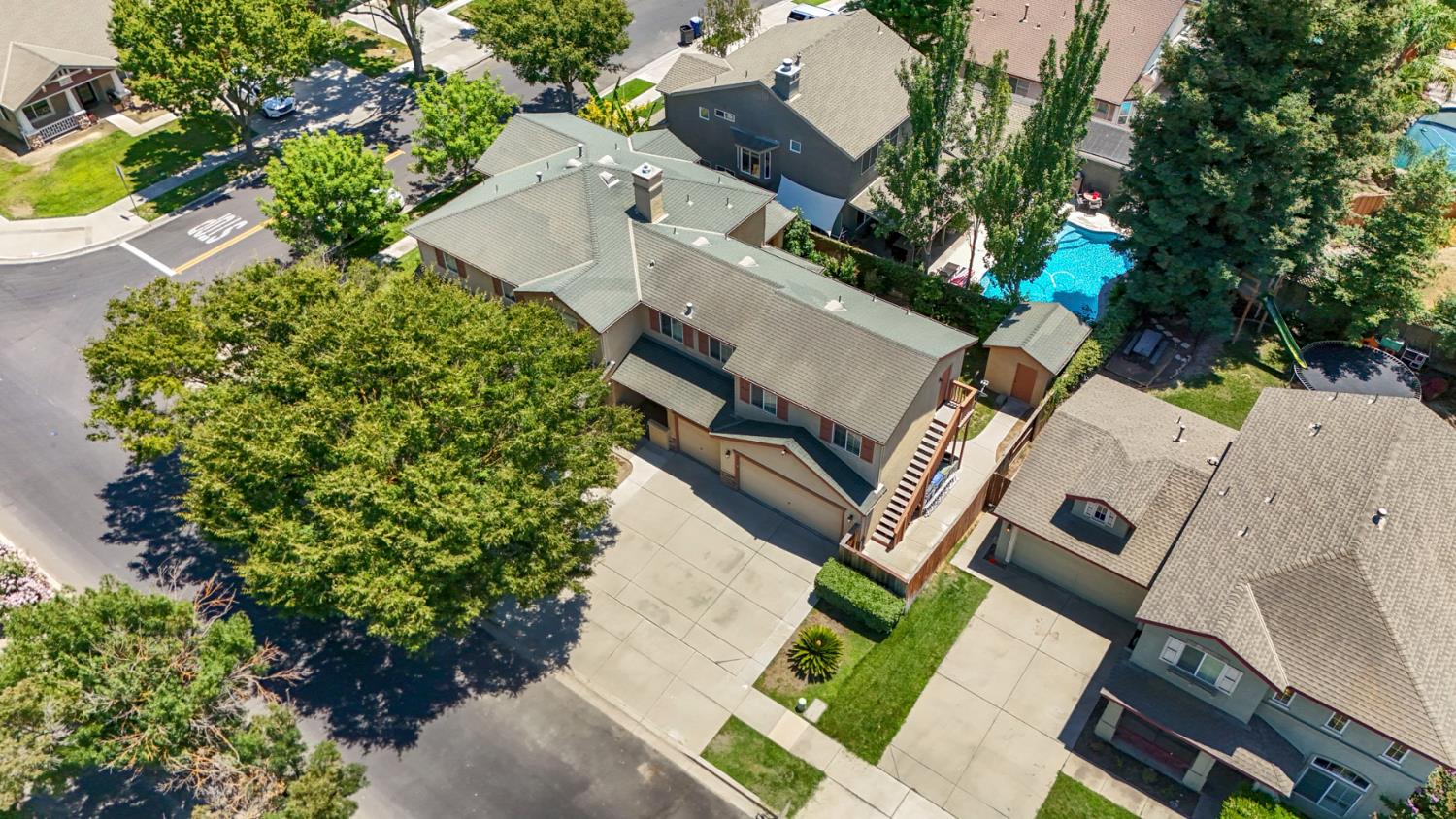 Detail Gallery Image 7 of 78 For 624 Summerton Ln, Turlock,  CA 95382 - 5 Beds | 4 Baths
