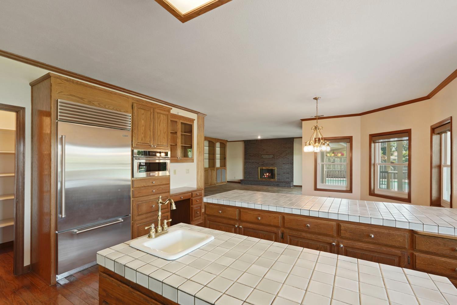 Detail Gallery Image 17 of 46 For 3551 Bluelake Cir, Stockton,  CA 95219 - 5 Beds | 4 Baths