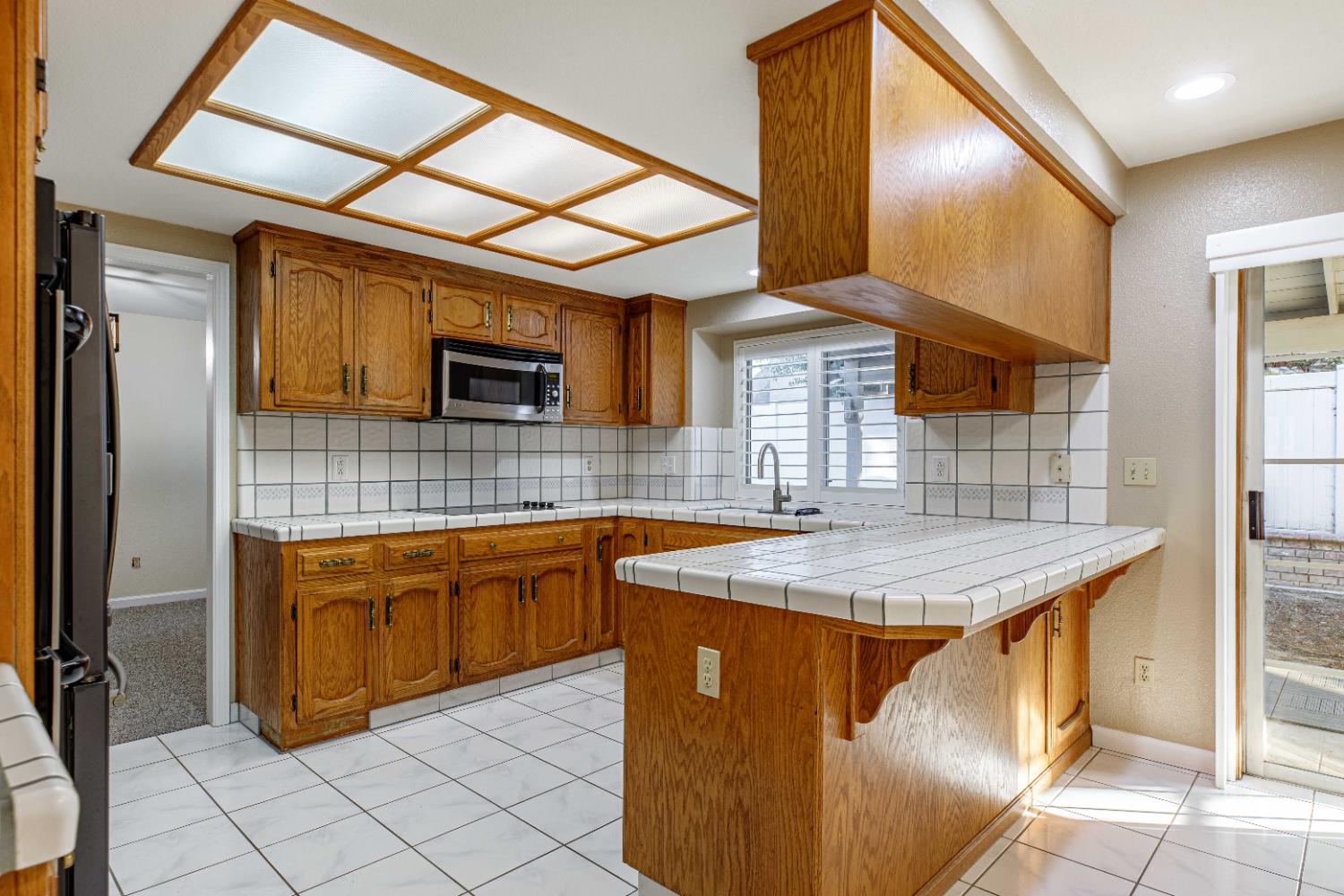 Detail Gallery Image 8 of 28 For 2408 Van Valin Pl, Modesto,  CA 95356 - 5 Beds | 2/1 Baths