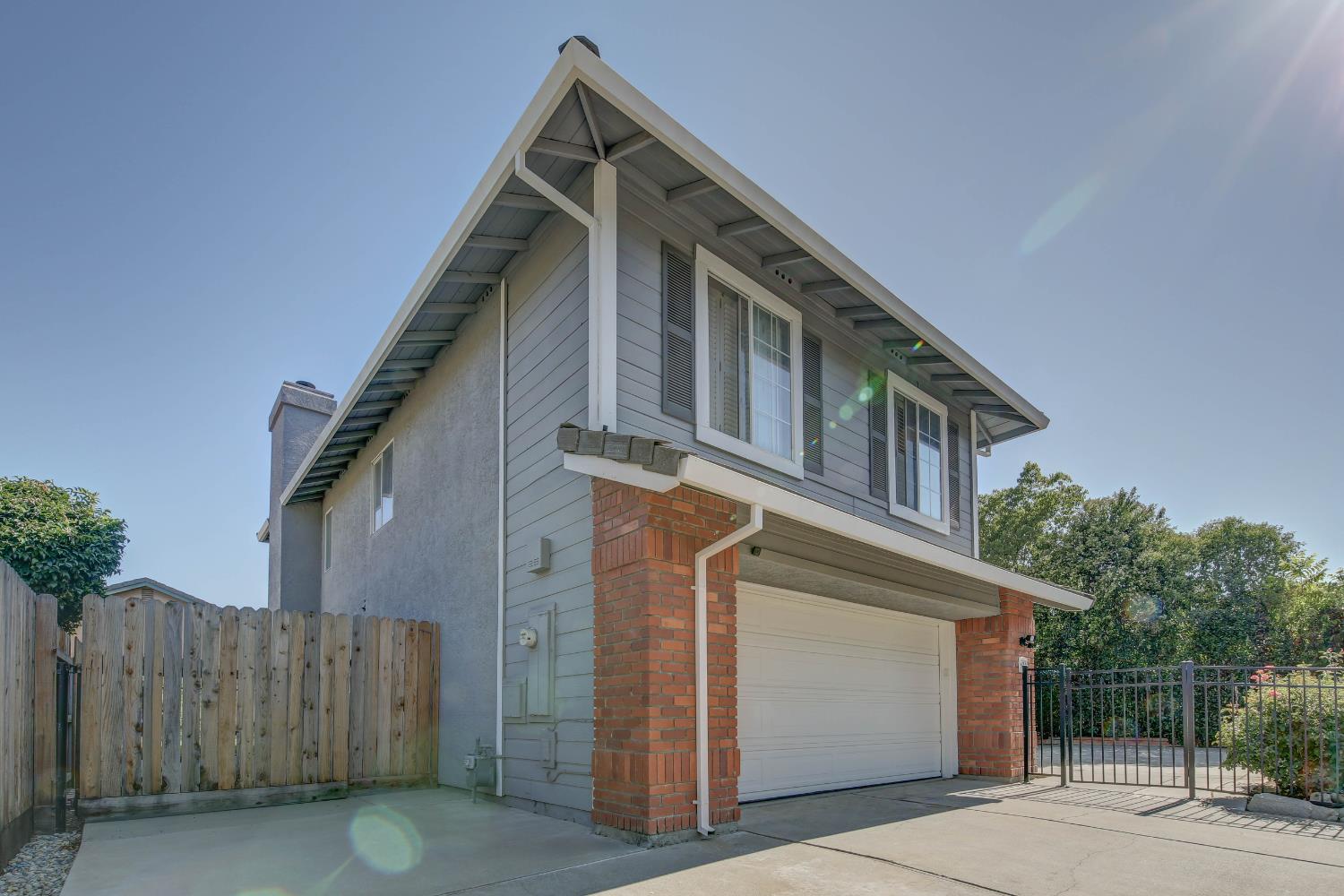 Detail Gallery Image 5 of 52 For 681 Canyon Creek Way, Galt,  CA 95632 - 4 Beds | 2/1 Baths
