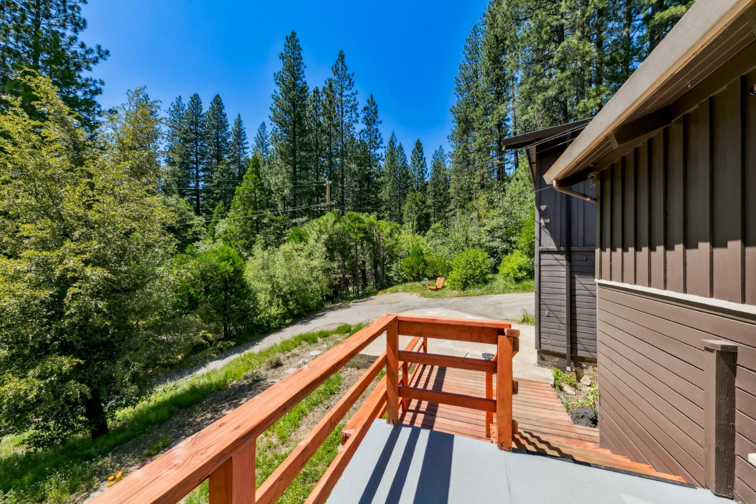 Detail Gallery Image 4 of 27 For 11663 Kyburz Dr, Kyburz,  CA 95720 - 3 Beds | 2 Baths