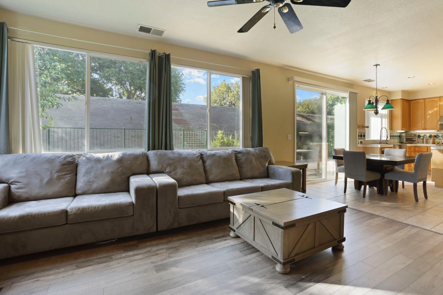 Detail Gallery Image 27 of 60 For 4240 Pinehurst Cir, Stockton,  CA 95219 - 4 Beds | 3 Baths