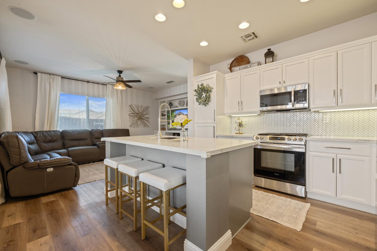 Detail Gallery Image 13 of 39 For 2312 Mountain Springs Dr, Turlock,  CA 95382 - 4 Beds | 3 Baths