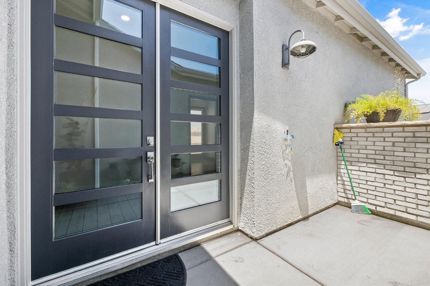 Detail Gallery Image 9 of 59 For 1938 N Frontier St, Hanford,  CA 93230 - 4 Beds | 3 Baths