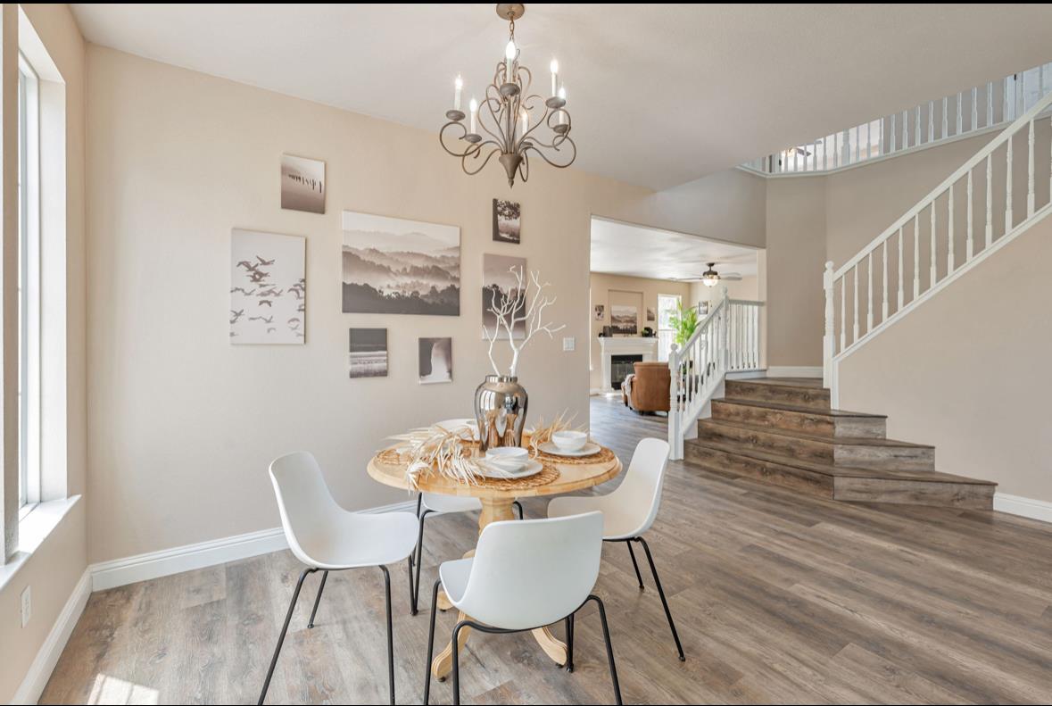 Detail Gallery Image 7 of 20 For 772 Wynyard Cir, Manteca,  CA 95337 - 4 Beds | 3 Baths