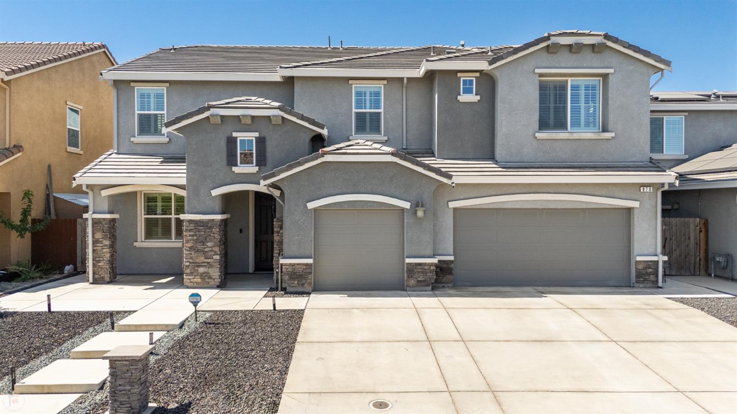 Detail Gallery Image 2 of 86 For 870 Storybook St, Manteca,  CA 95337 - 4 Beds | 3/1 Baths