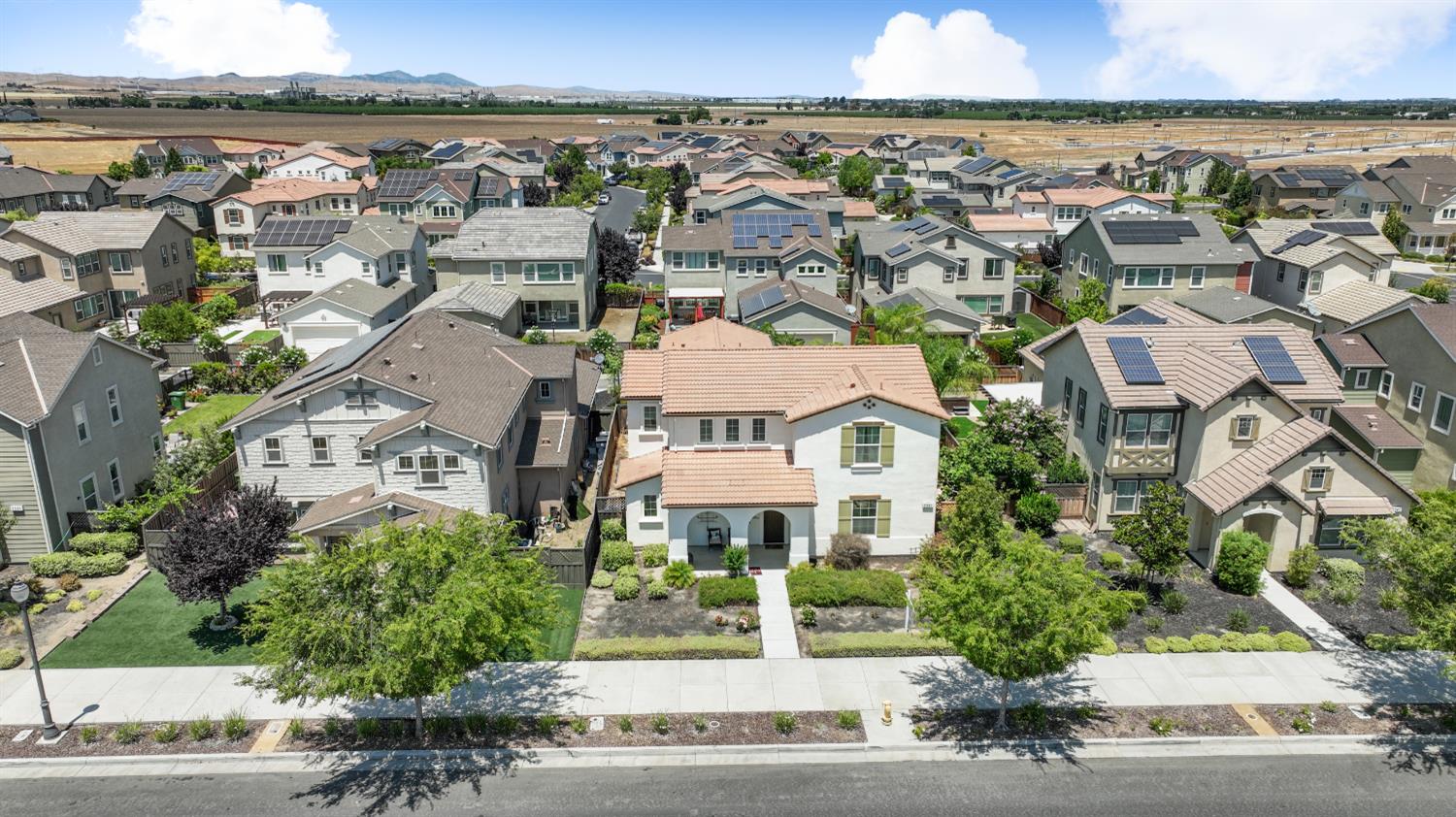 Detail Gallery Image 62 of 75 For 2351 Ellis Town Dr, Tracy,  CA 95377 - 4 Beds | 3 Baths