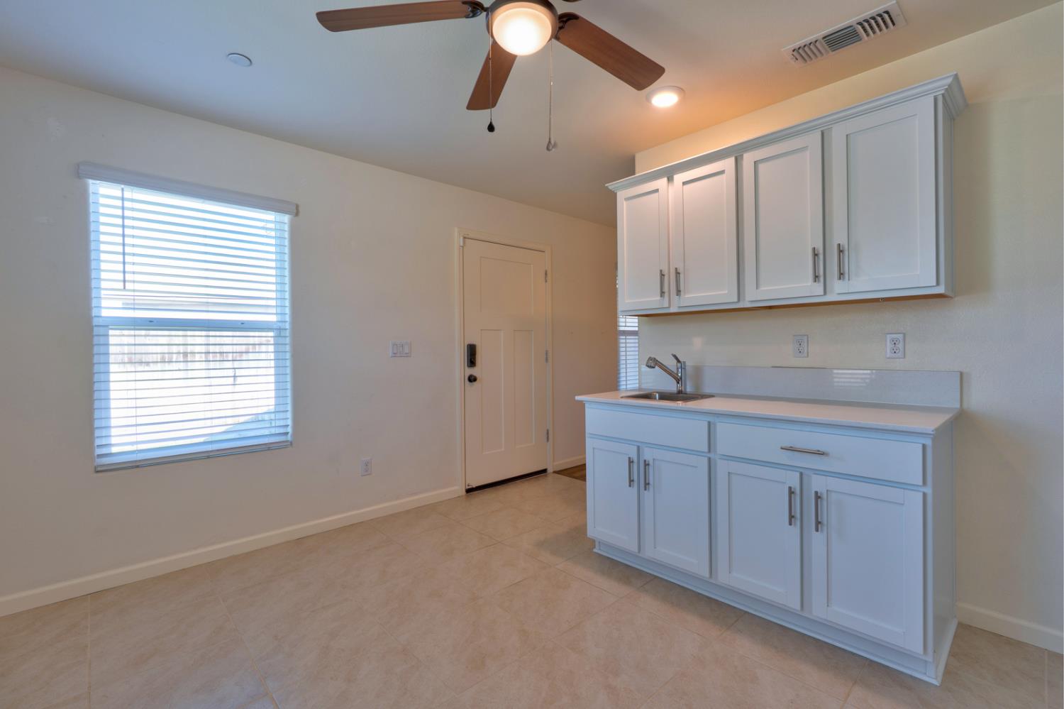 Detail Gallery Image 16 of 72 For 753 Heitz Way, Merced,  CA 95348 - 5 Beds | 3/1 Baths