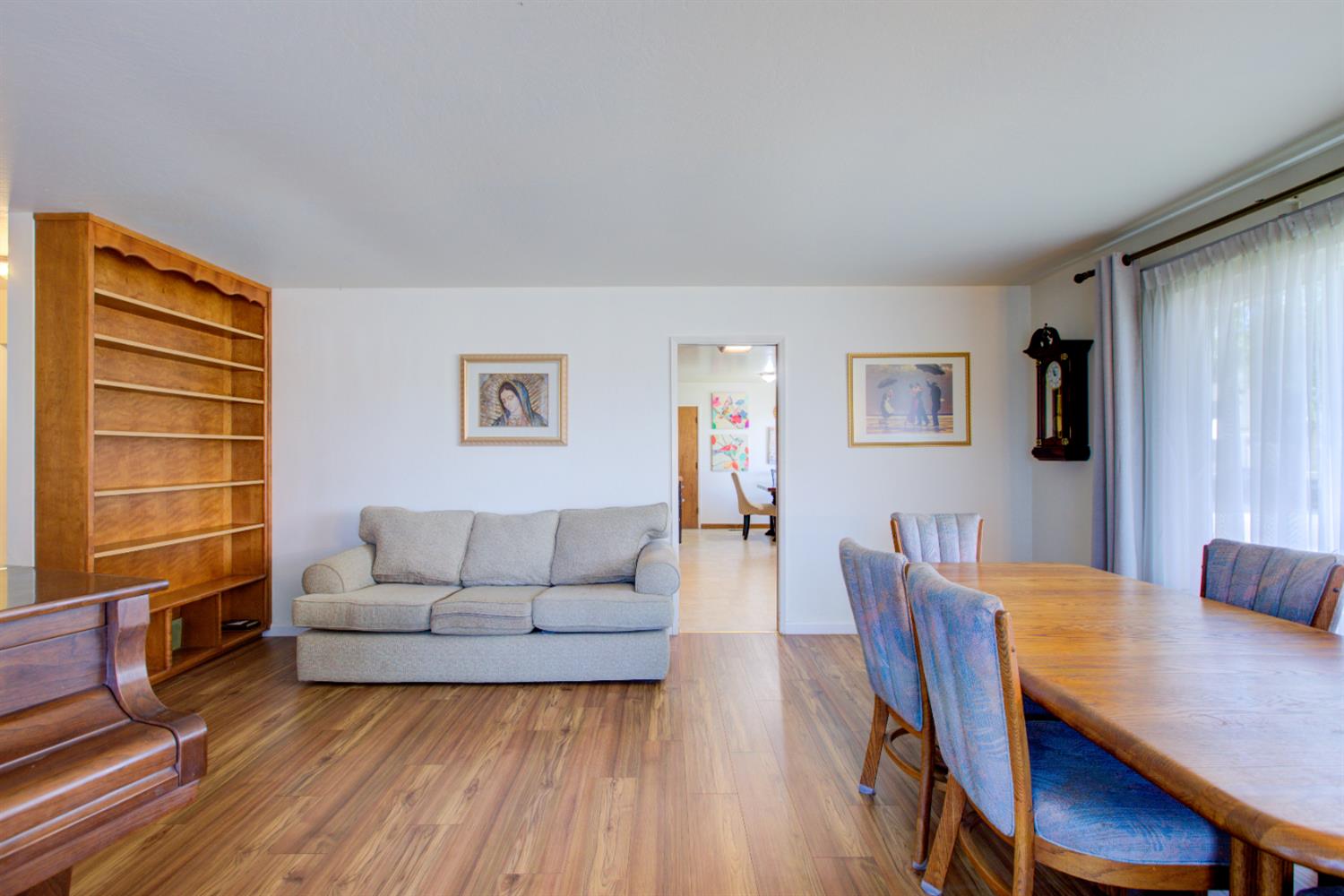 Detail Gallery Image 7 of 41 For 701 W 6th St, Gilroy,  CA 95020 - 3 Beds | 2 Baths