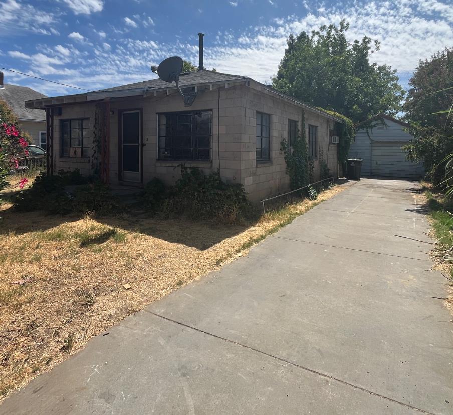 Detail Gallery Image 1 of 19 For 1017 S Gertrude Ave, Stockton,  CA 95215 - 2 Beds | 1 Baths