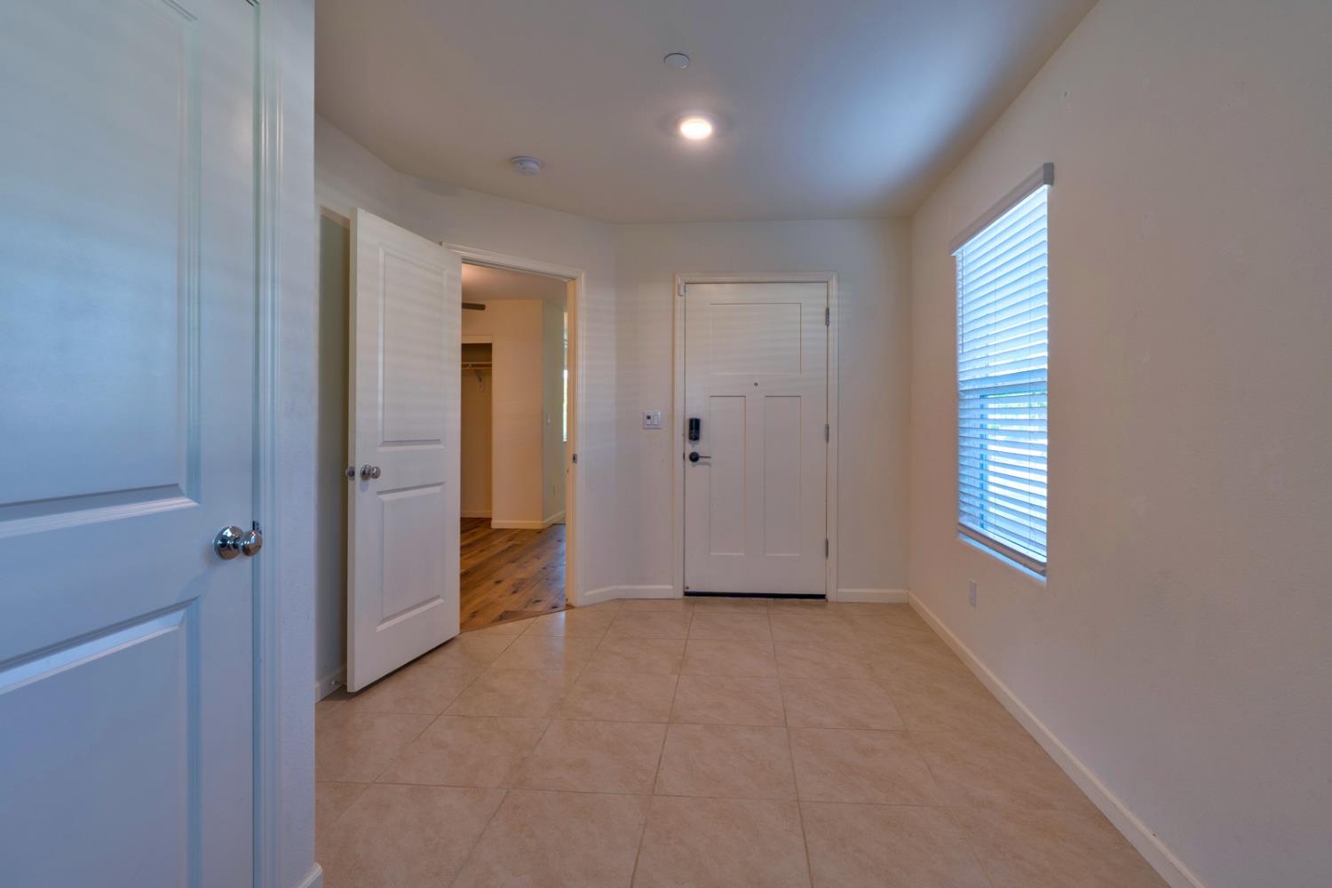 Detail Gallery Image 17 of 72 For 753 Heitz Way, Merced,  CA 95348 - 5 Beds | 3/1 Baths