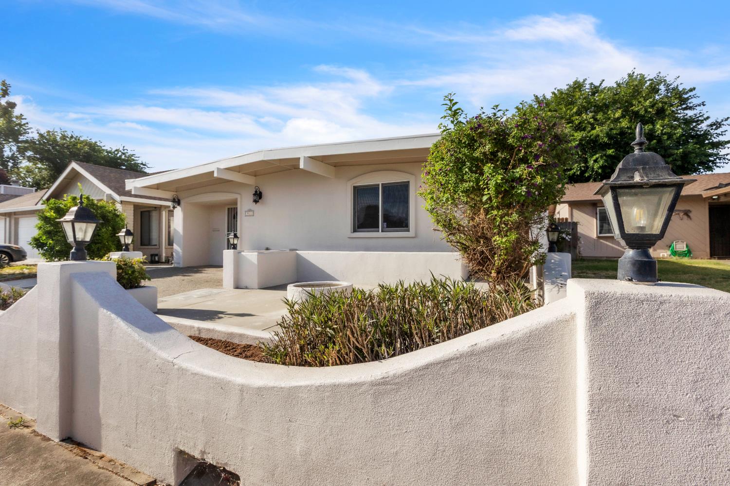 Detail Gallery Image 2 of 28 For 911 Princeton Pl, Woodland,  CA 95695 - 2 Beds | 1/1 Baths