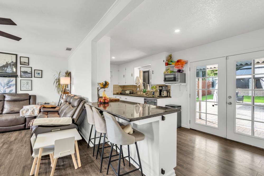 Detail Gallery Image 5 of 17 For 1343 6th Street, Rodeo,  CA 94572 - 2 Beds | 1 Baths