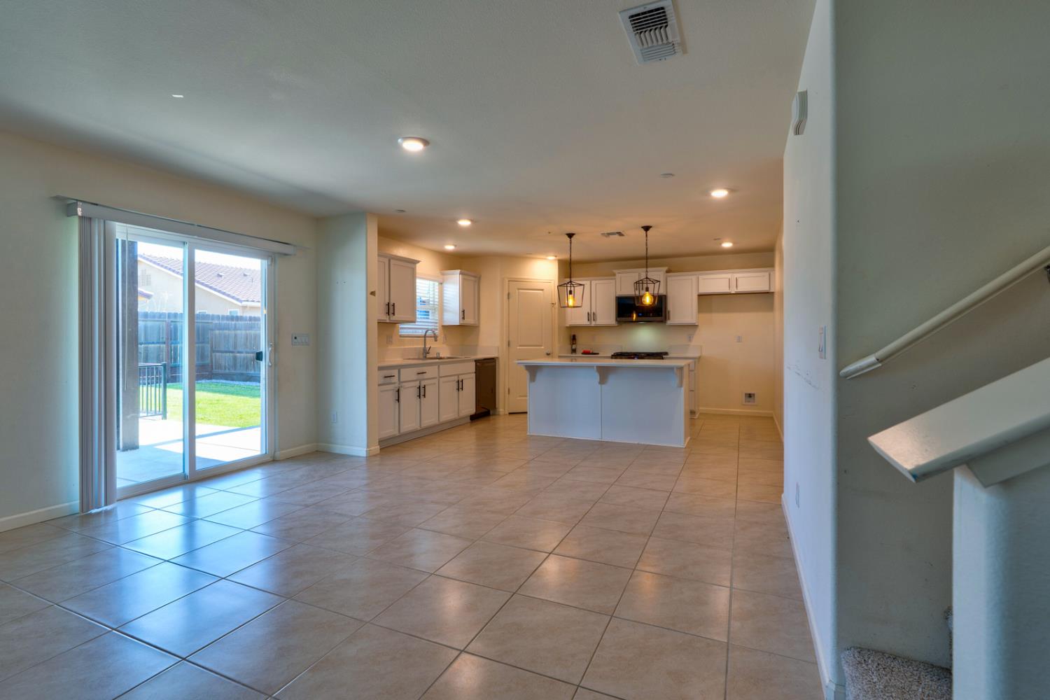Detail Gallery Image 23 of 72 For 753 Heitz Way, Merced,  CA 95348 - 5 Beds | 3/1 Baths