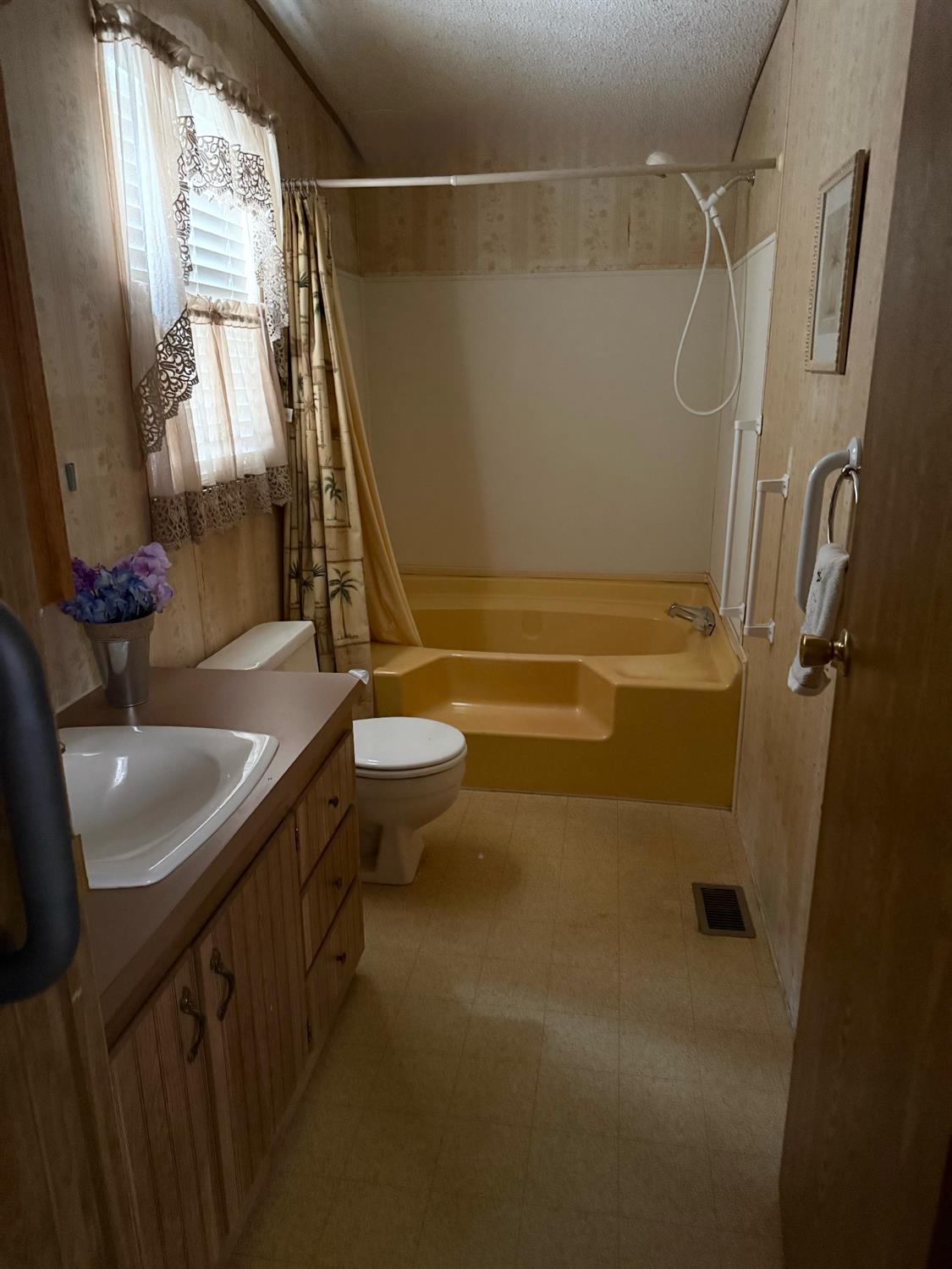 Detail Gallery Image 11 of 21 For 1500 Held Dr 137, Modesto,  CA 95355 - 3 Beds | 2 Baths