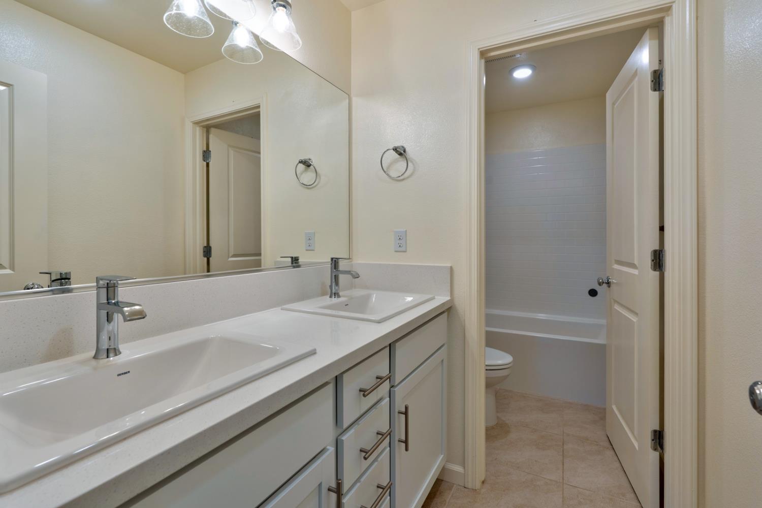 Detail Gallery Image 41 of 72 For 753 Heitz Way, Merced,  CA 95348 - 5 Beds | 3/1 Baths