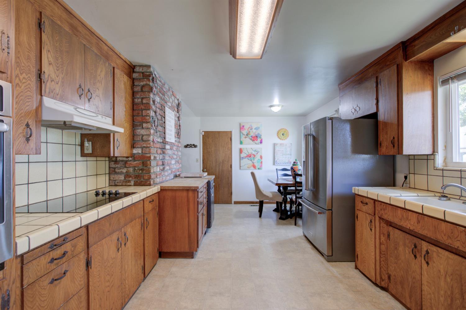Detail Gallery Image 15 of 41 For 701 W 6th St, Gilroy,  CA 95020 - 3 Beds | 2 Baths