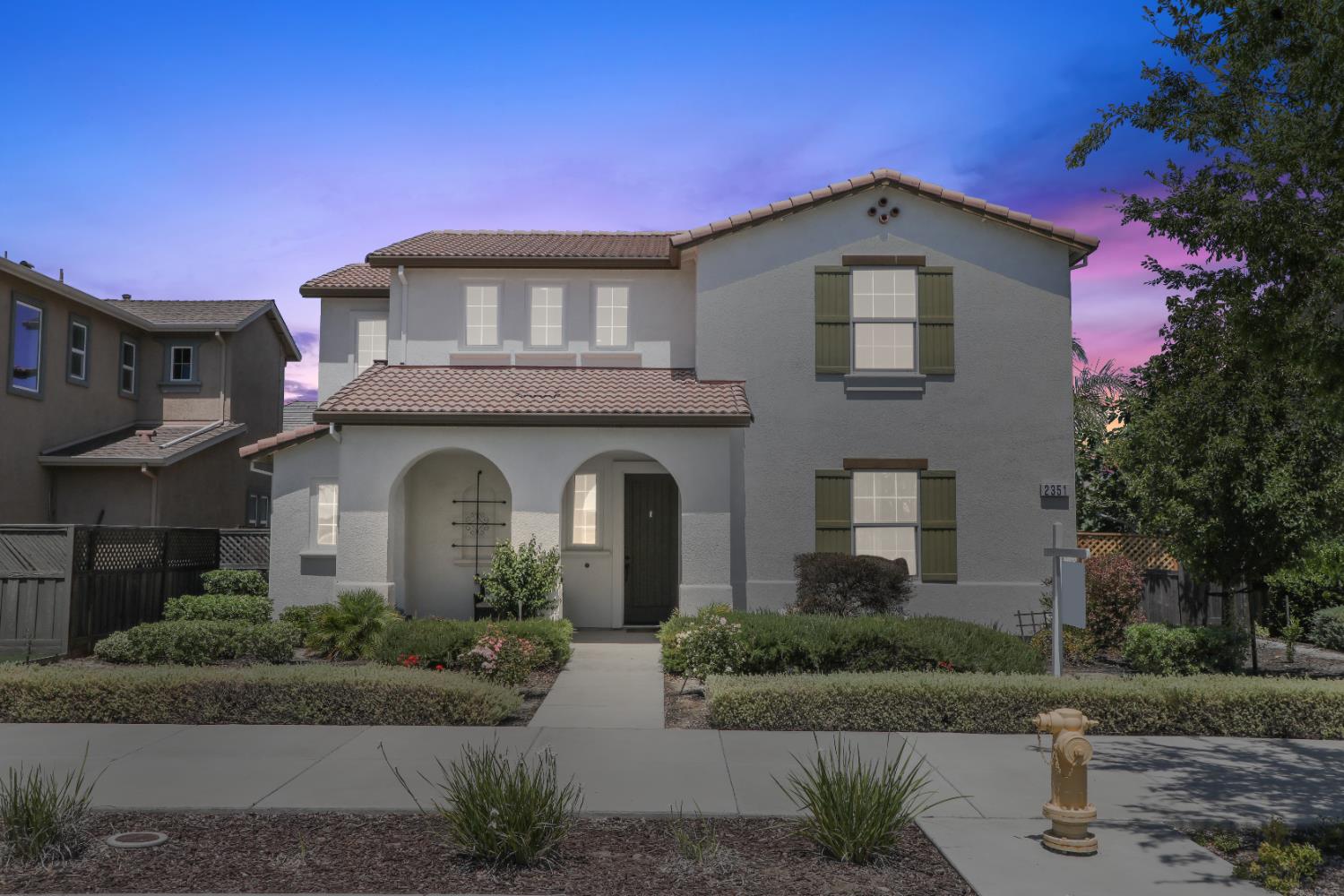 Detail Gallery Image 4 of 75 For 2351 Ellis Town Dr, Tracy,  CA 95377 - 4 Beds | 3 Baths