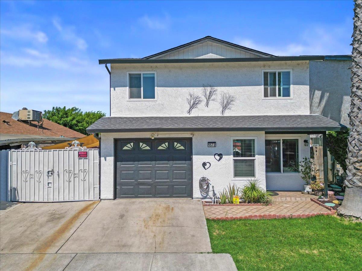 Detail Gallery Image 2 of 28 For 1572 Vine Cir, Atwater,  CA 95301 - 3 Beds | 1/1 Baths
