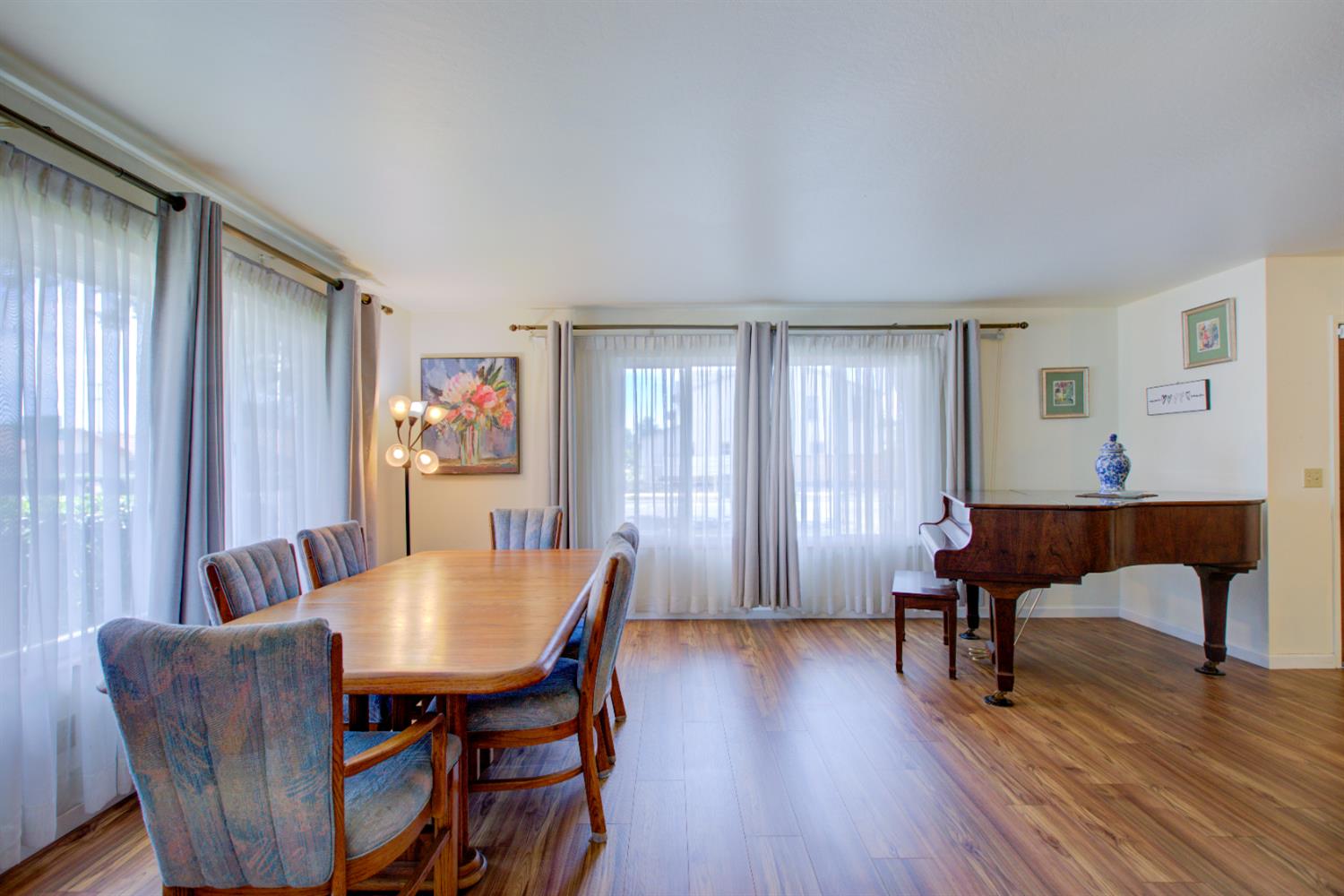Detail Gallery Image 6 of 41 For 701 W 6th St, Gilroy,  CA 95020 - 3 Beds | 2 Baths