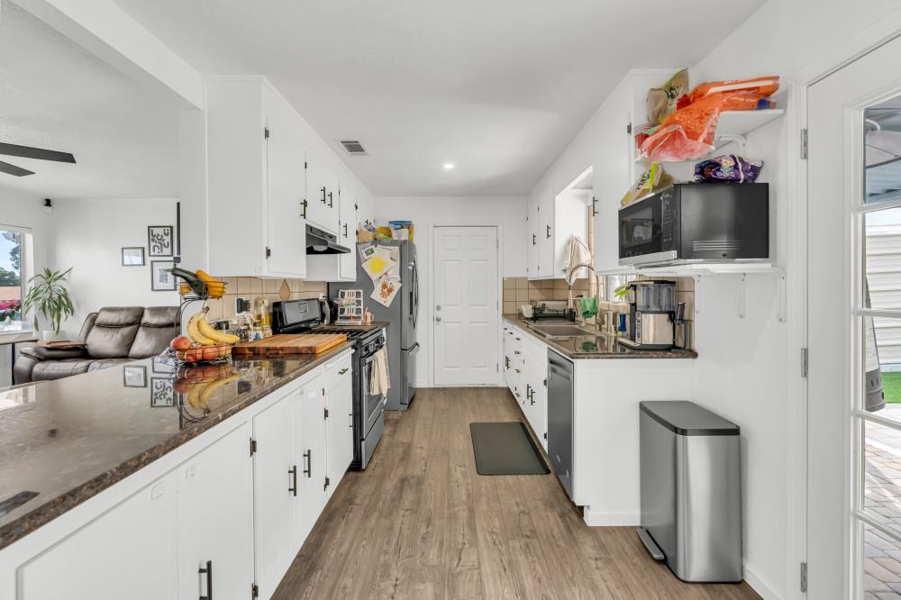 Detail Gallery Image 7 of 17 For 1343 6th Street, Rodeo,  CA 94572 - 2 Beds | 1 Baths