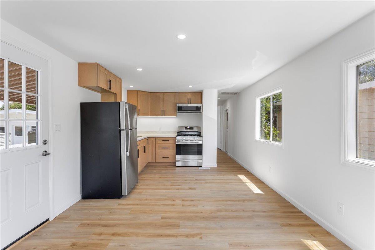 Detail Gallery Image 6 of 17 For 555 Mclaughlin Avenue 42, San Jose,  CA 95116 - 1 Beds | 1 Baths