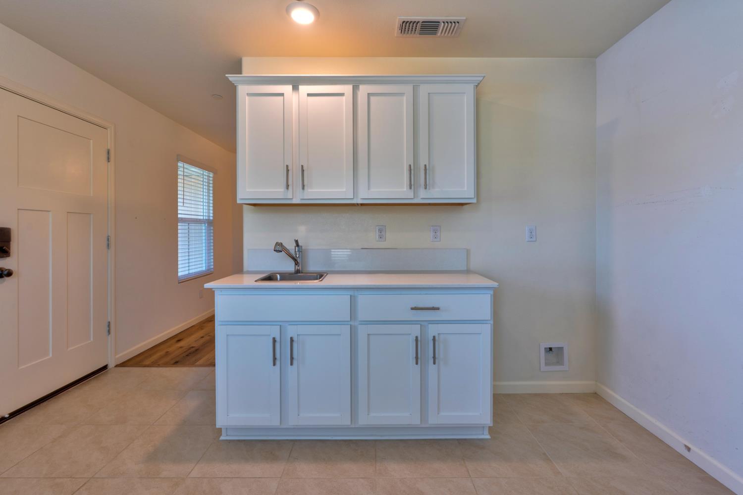 Detail Gallery Image 15 of 72 For 753 Heitz Way, Merced,  CA 95348 - 5 Beds | 3/1 Baths