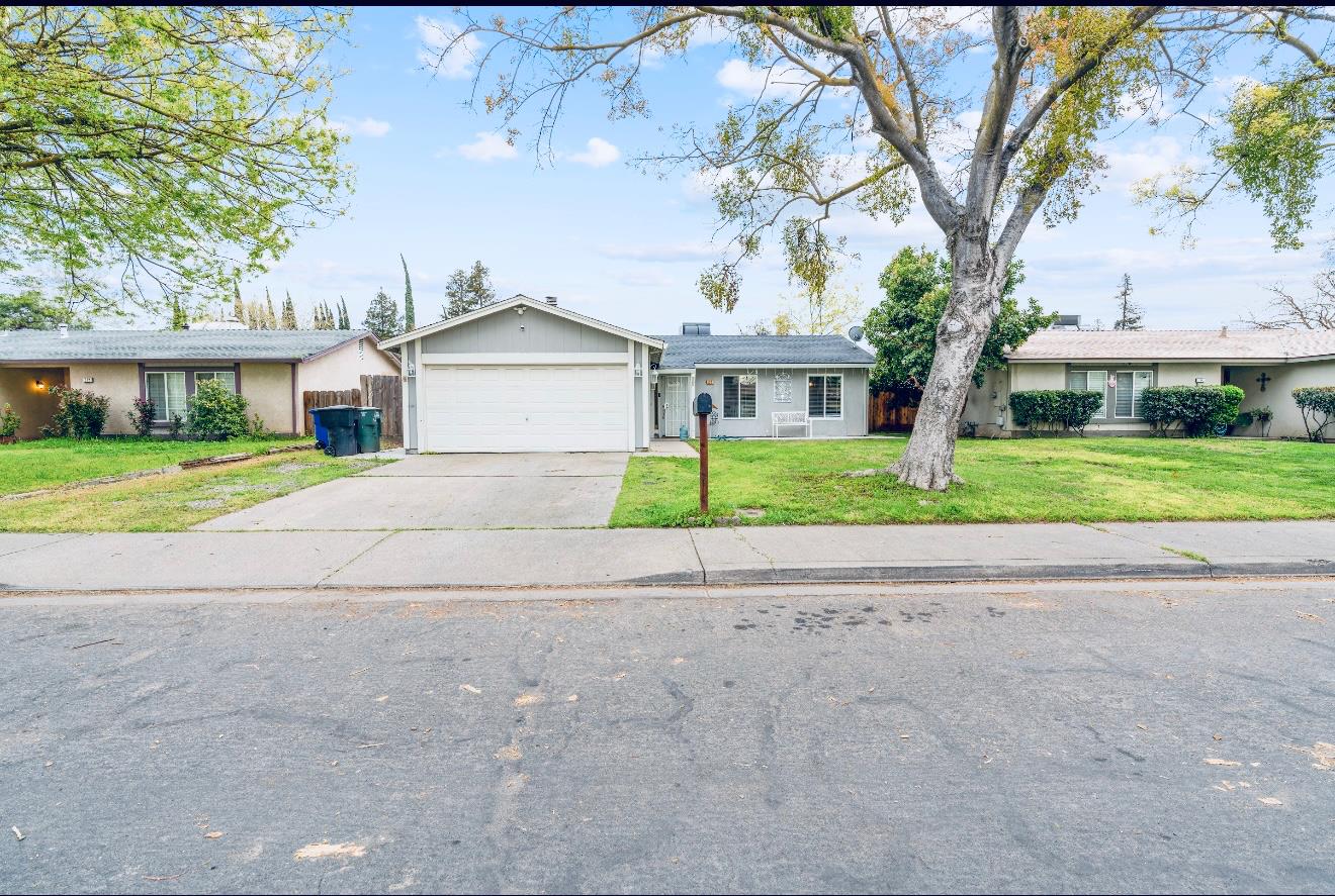 Detail Gallery Image 2 of 23 For 508 Mary Todd Ln, Modesto,  CA 95354 - 4 Beds | 2 Baths