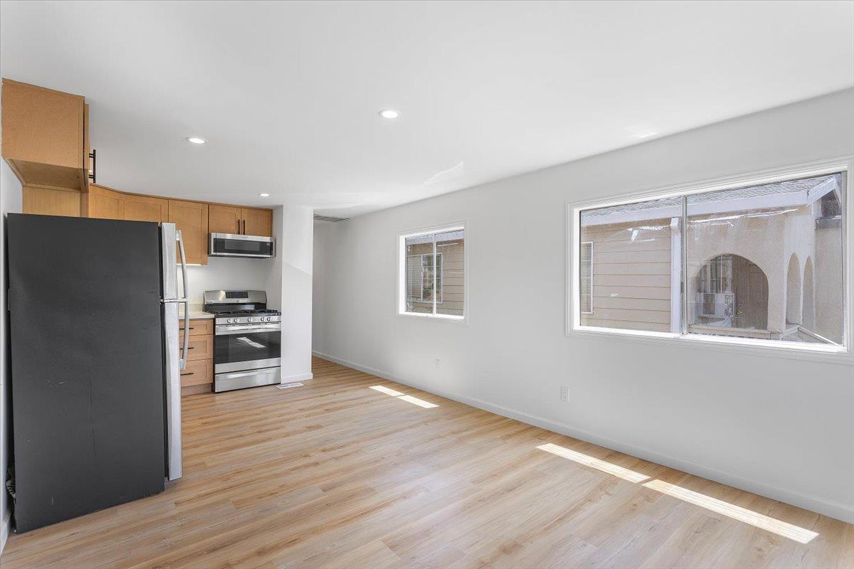 Detail Gallery Image 5 of 17 For 555 Mclaughlin Avenue 42, San Jose,  CA 95116 - 1 Beds | 1 Baths