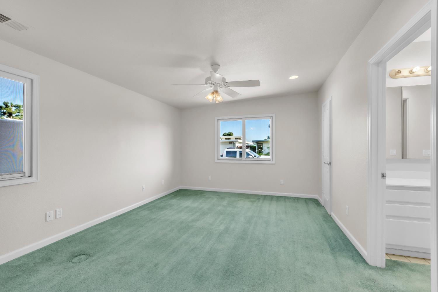 Detail Gallery Image 8 of 28 For 911 Princeton Pl, Woodland,  CA 95695 - 2 Beds | 1/1 Baths