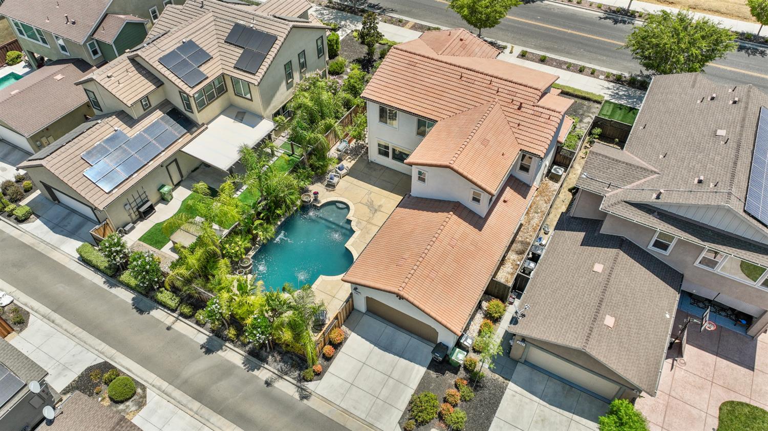 Detail Gallery Image 3 of 75 For 2351 Ellis Town Dr, Tracy,  CA 95377 - 4 Beds | 3 Baths
