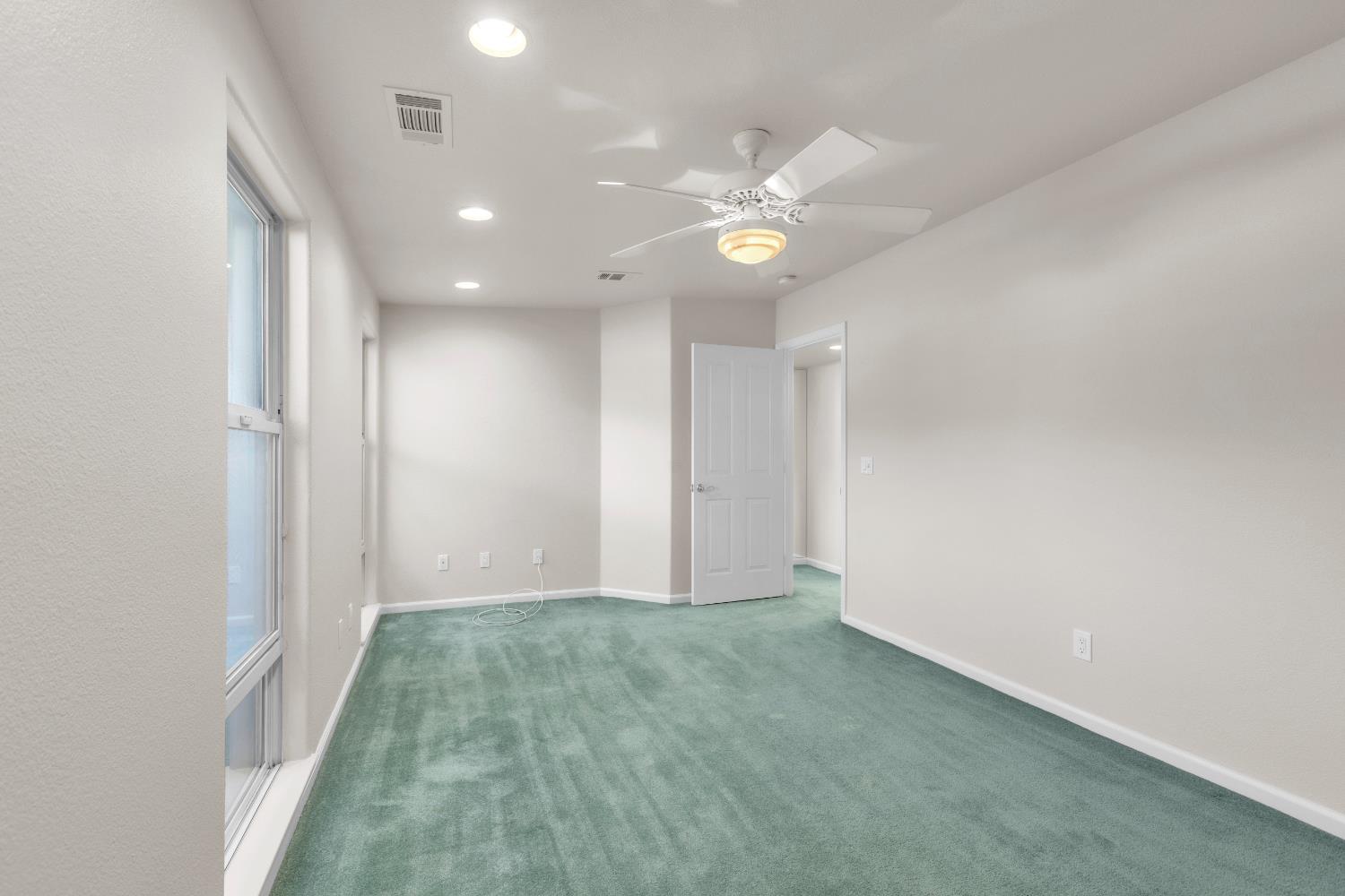 Detail Gallery Image 6 of 28 For 911 Princeton Pl, Woodland,  CA 95695 - 2 Beds | 1/1 Baths