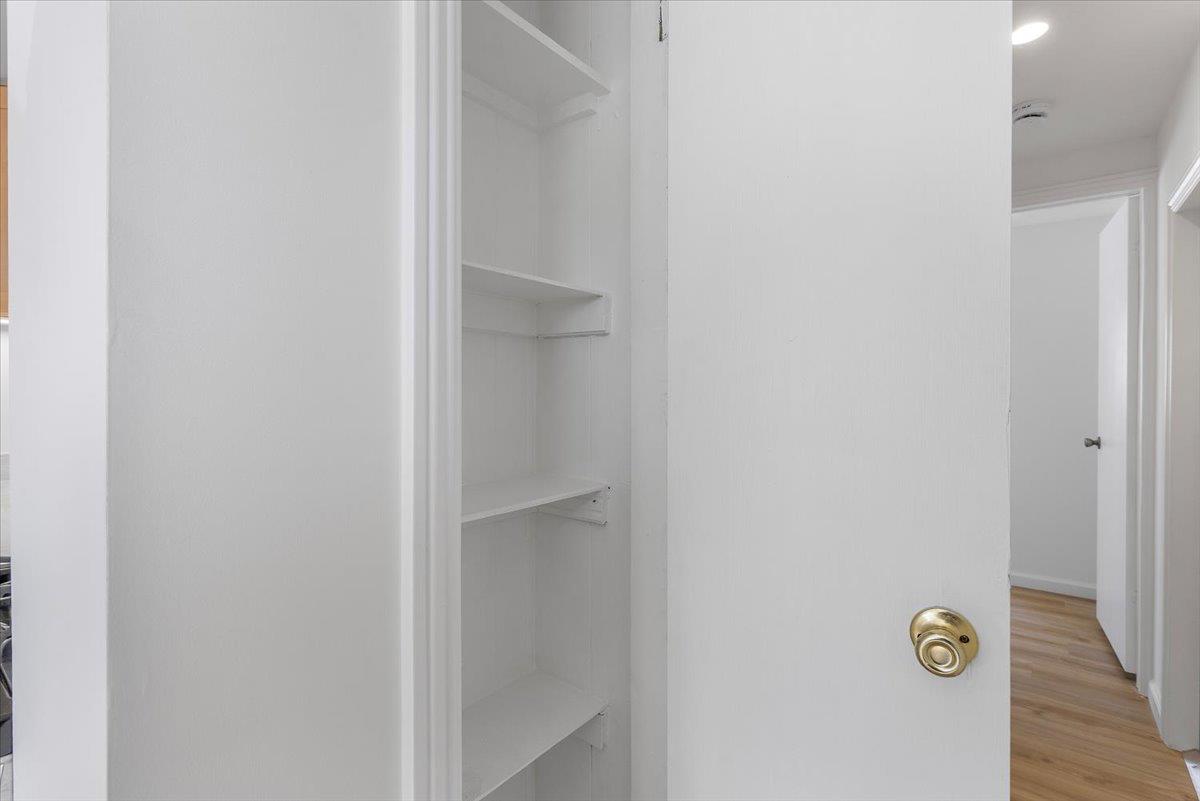 Detail Gallery Image 11 of 17 For 555 Mclaughlin Avenue 42, San Jose,  CA 95116 - 1 Beds | 1 Baths