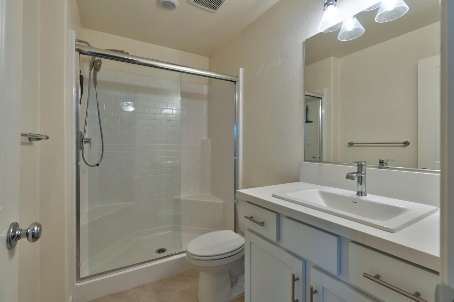 Detail Gallery Image 11 of 72 For 753 Heitz Way, Merced,  CA 95348 - 5 Beds | 3/1 Baths