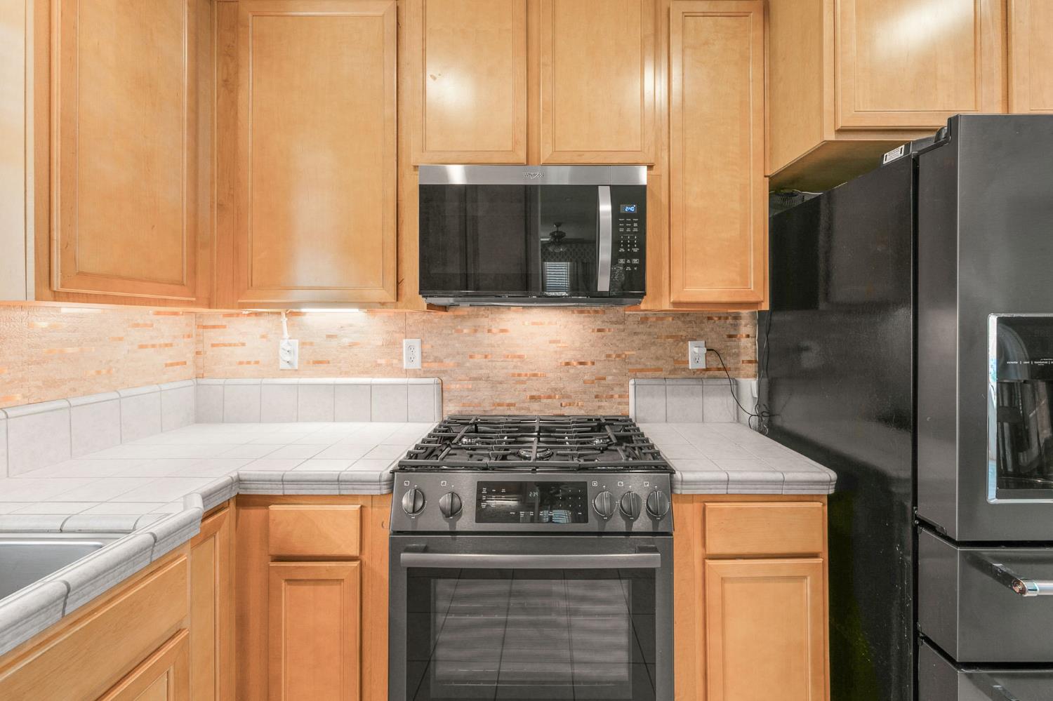 Detail Gallery Image 8 of 38 For 2129 Ulrich Ct, Woodland,  CA 95776 - 2 Beds | 1/1 Baths