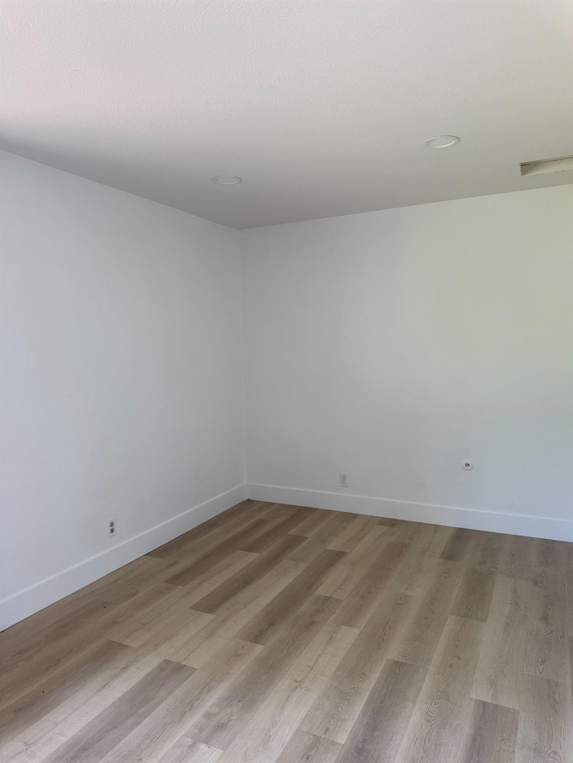 Detail Gallery Image 11 of 15 For 1531 Princeton Ave, Stockton,  CA 95204 - 3 Beds | 2 Baths